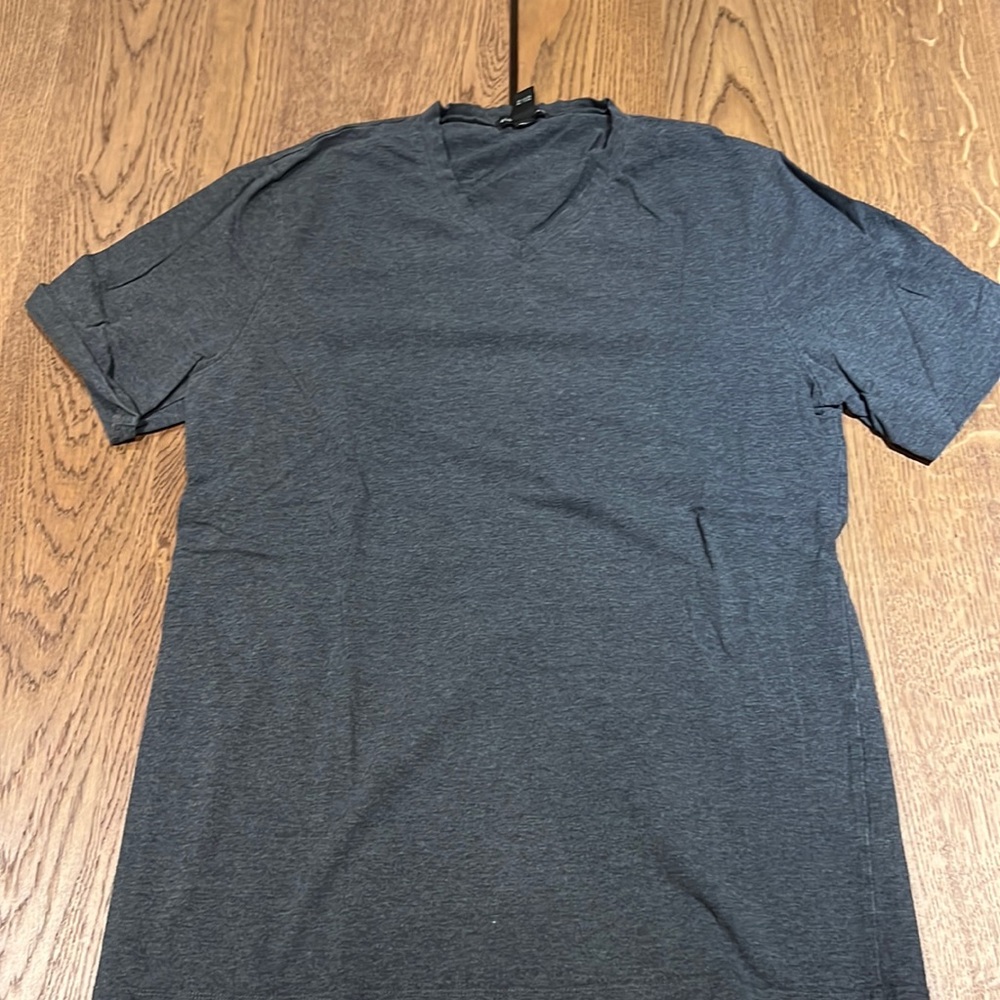 Club Monaco stretch fit tee